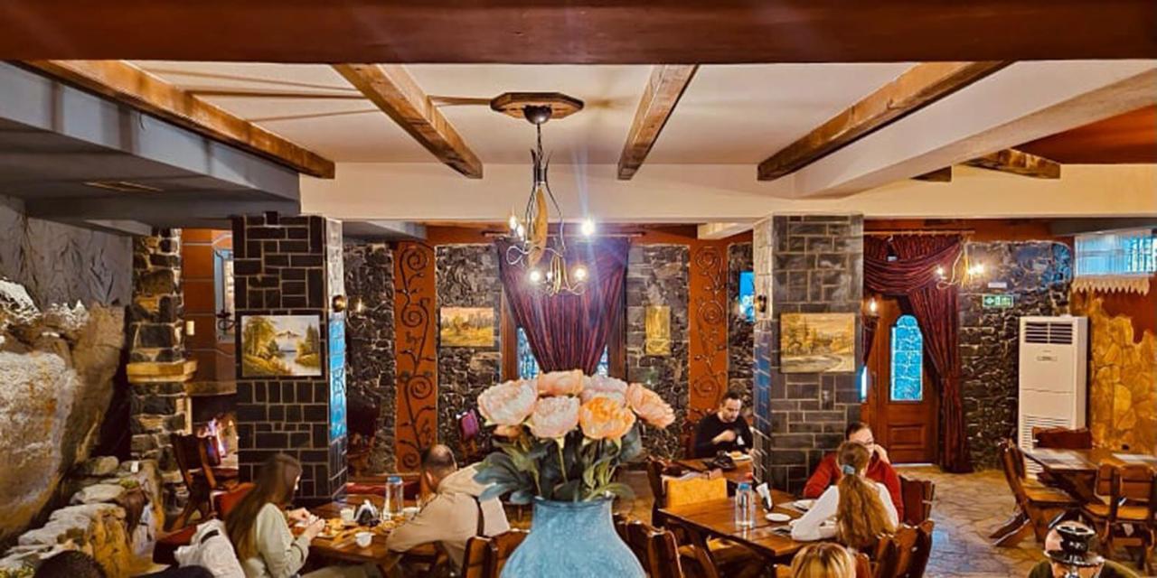 Vila Eden Boutique Hotel Korce Eksteriør billede