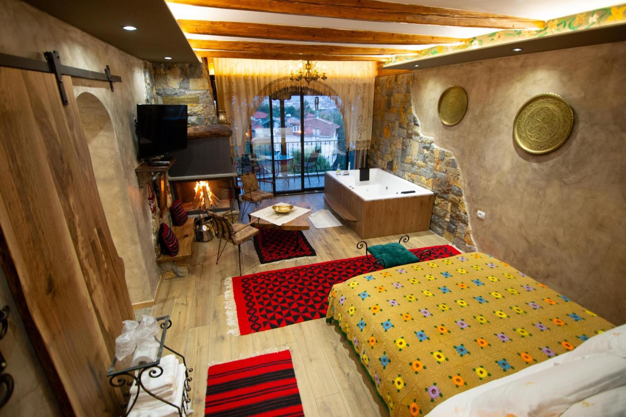 Vila Eden Boutique Hotel Korce Eksteriør billede