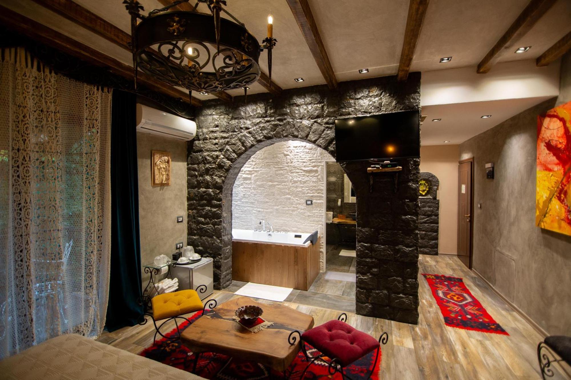 Vila Eden Boutique Hotel Korce Eksteriør billede